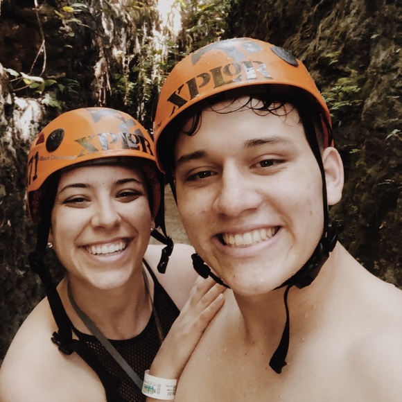 Meet your Posher, Ariana - Picture 14 of 14